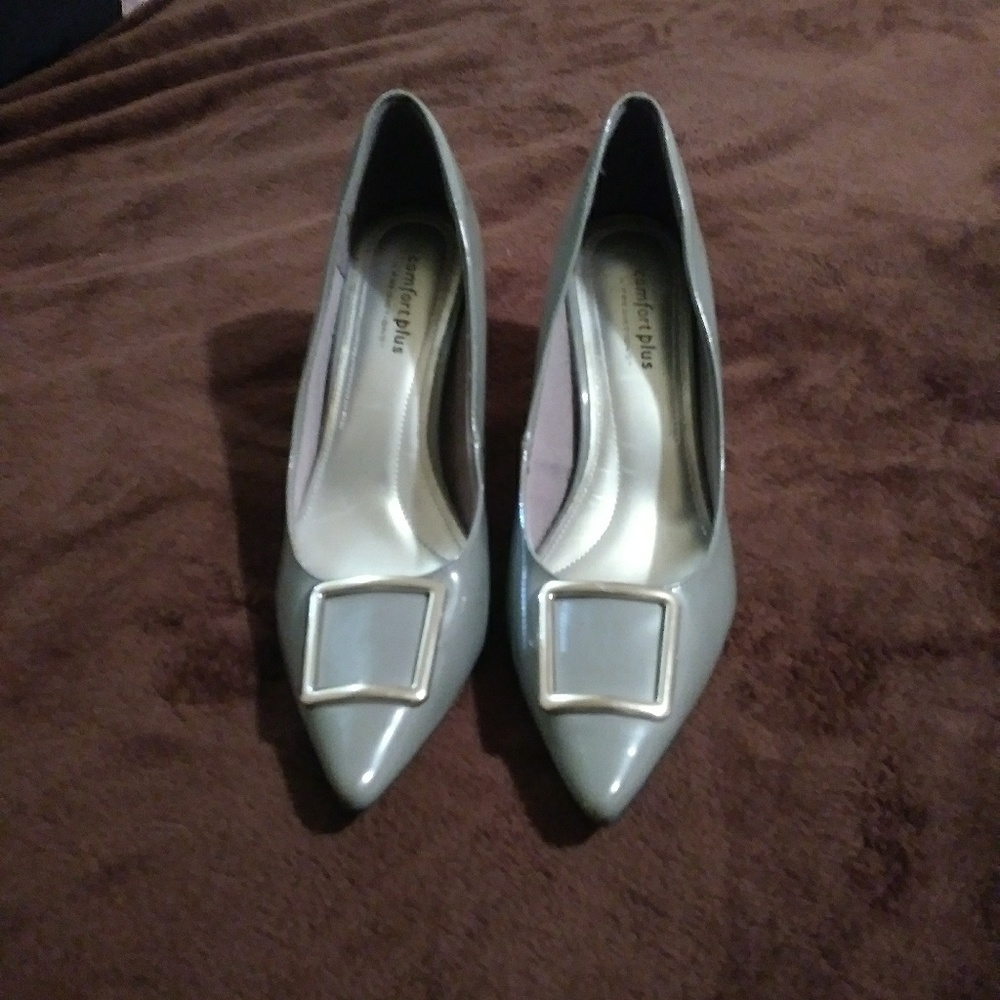 Grey dress shoes